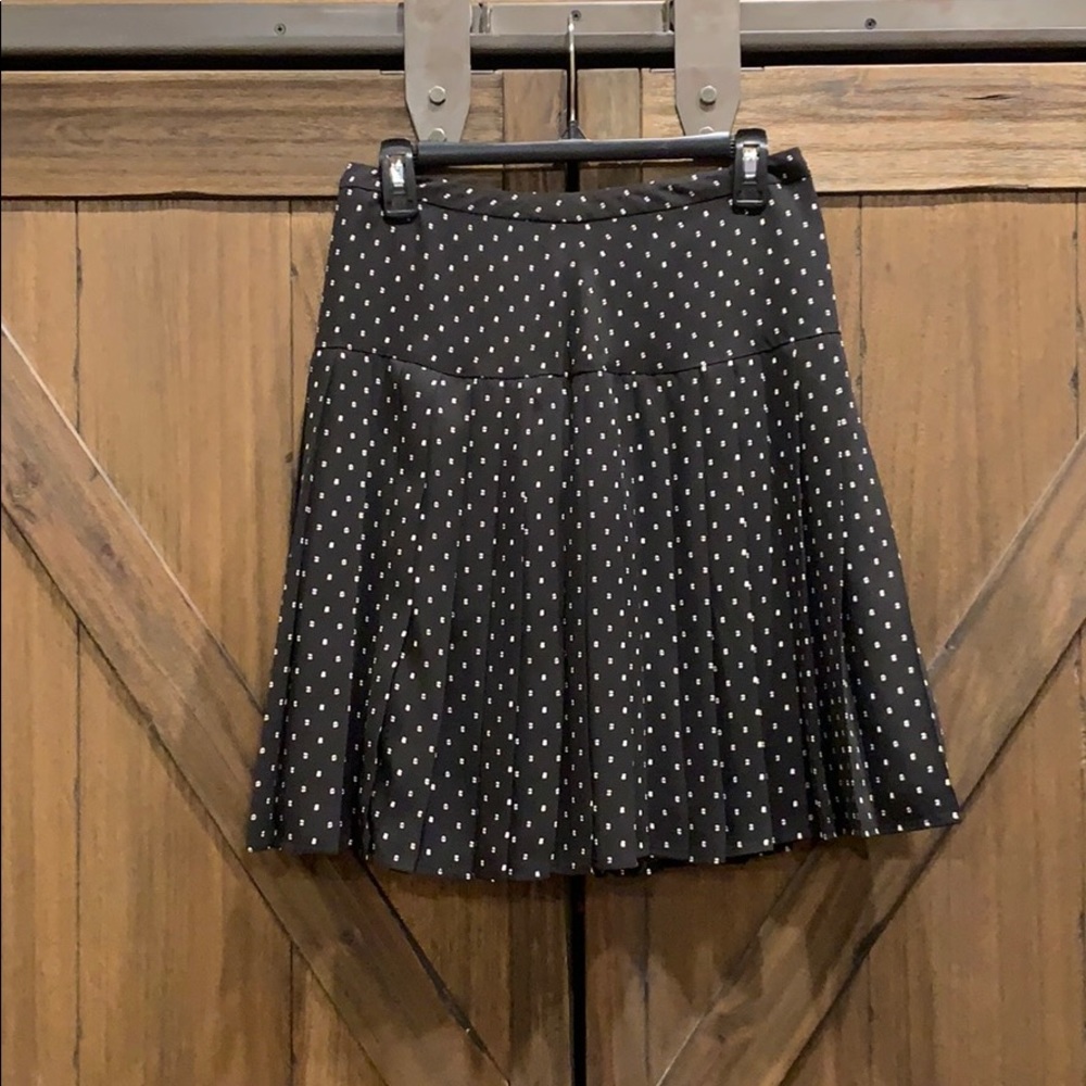 beautiful Halogen black & white pleated skirt, Sz4